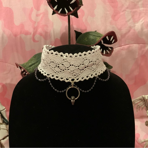Crystal Eyes Skull choker necklace - Picture 2 of 4
